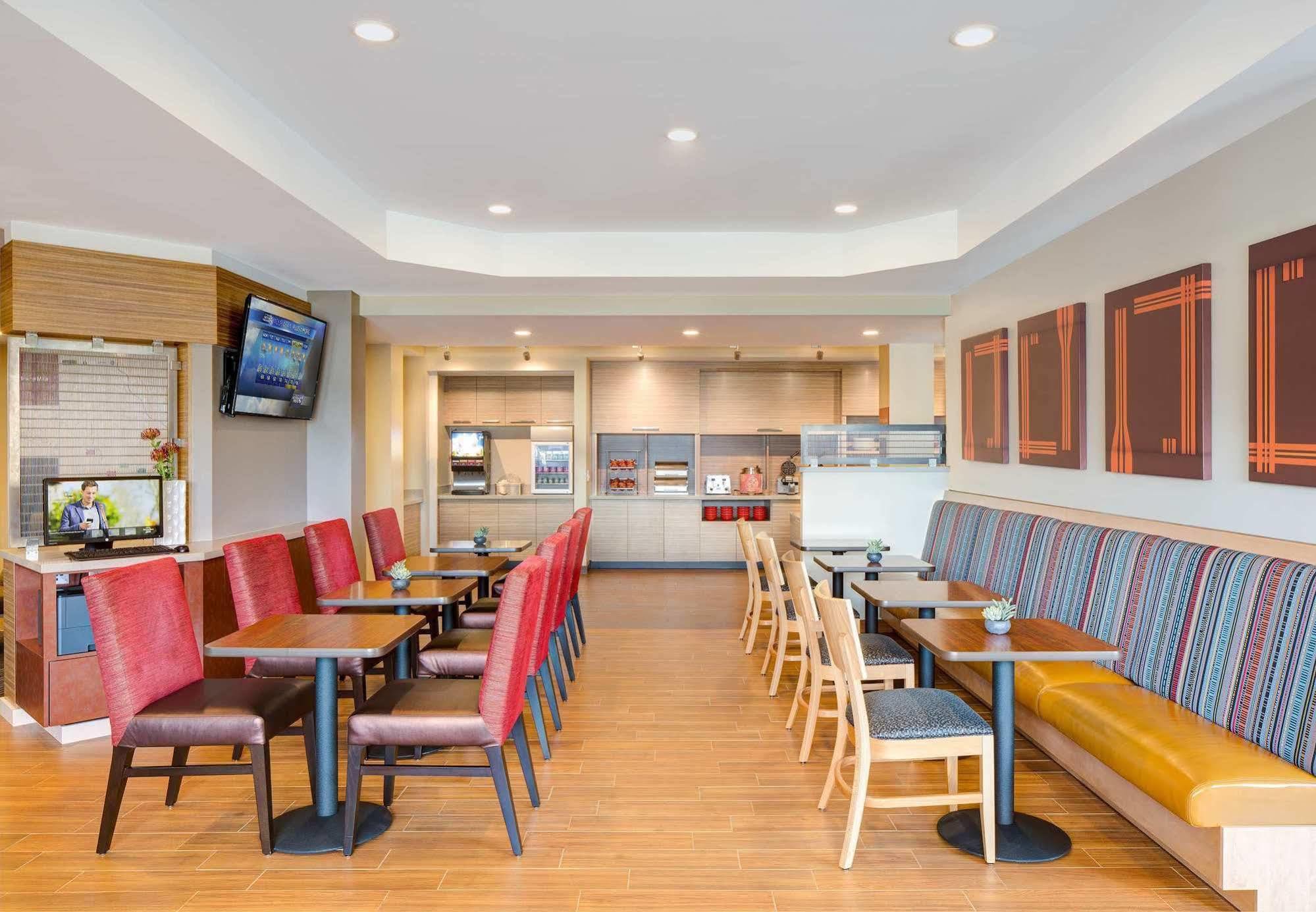 Towneplace Suites By Marriott Parkersburg Eksteriør billede